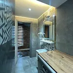 Se Group Corner Hotel *