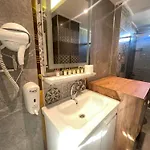 Se Group Corner Hotel *
