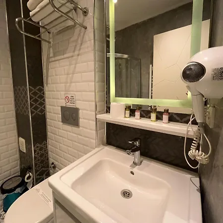 Se Group Corner Hotel *